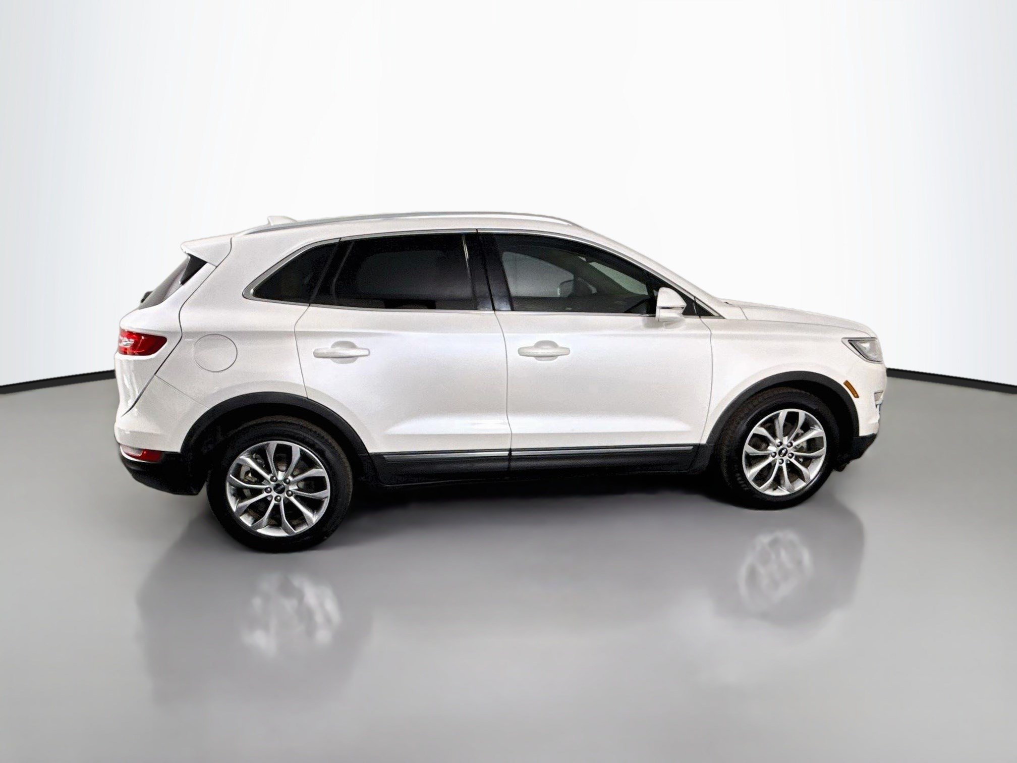 Used 2017 Lincoln MKC Select w/ Select Plus Package FWD image 11