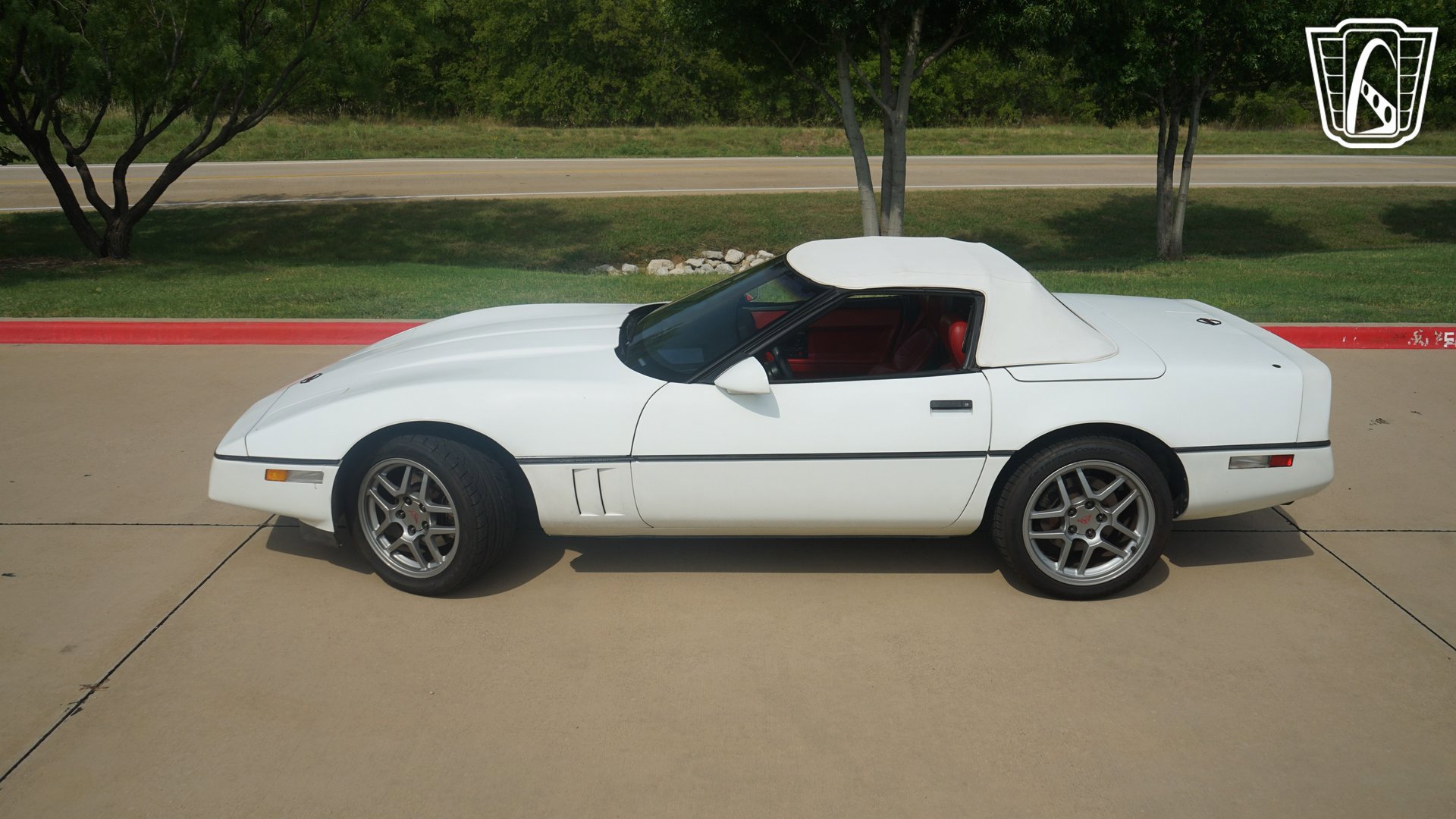 Used 1989 Chevrolet Corvette Convertible image 6