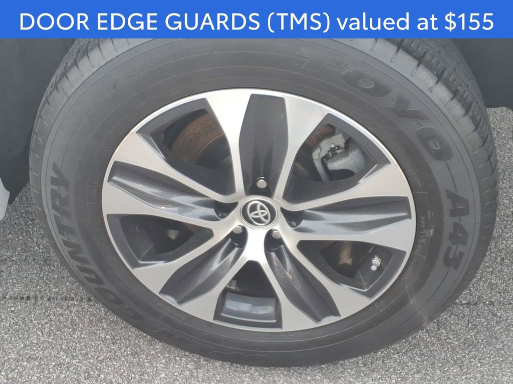 Certified 2024 Toyota Highlander XLE image 10