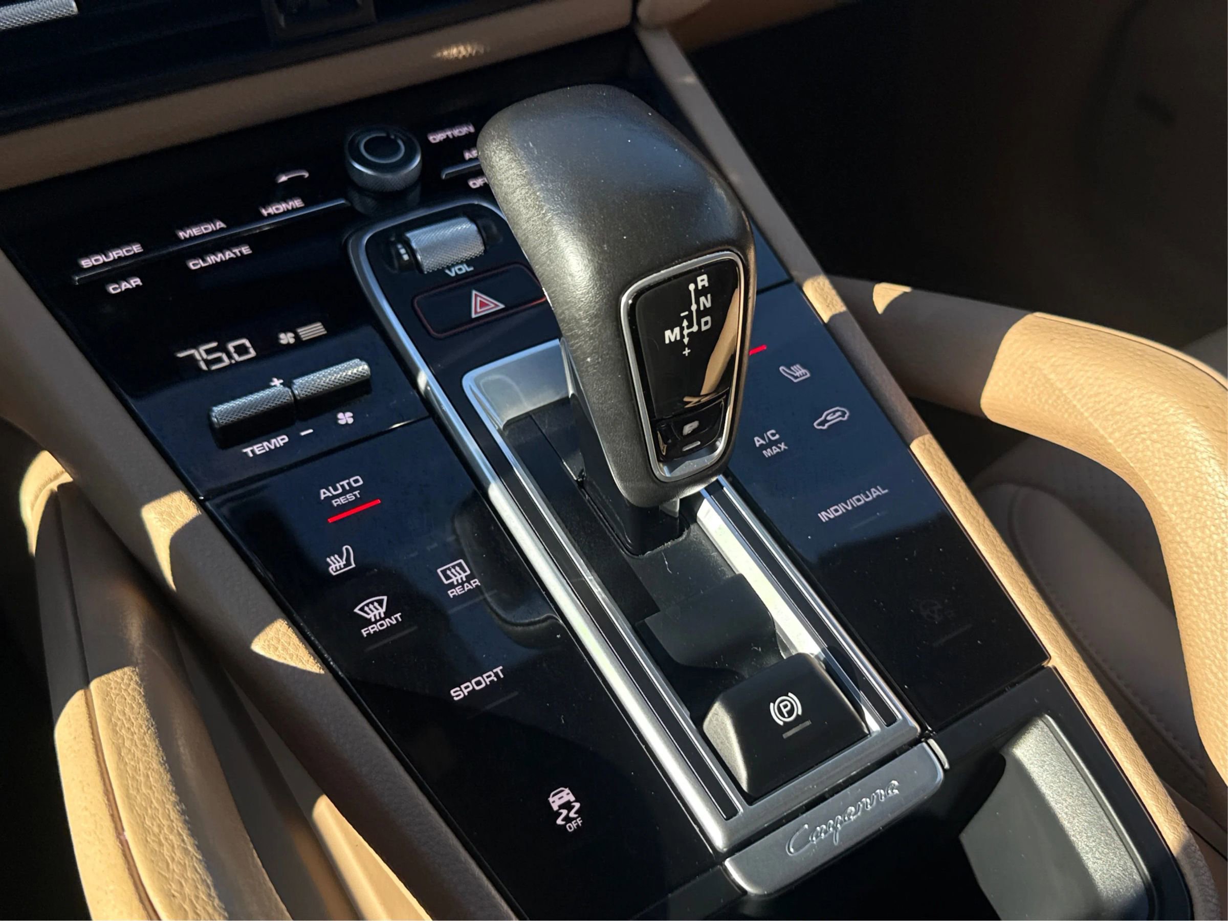 Used 2019 Porsche Cayenne image 42