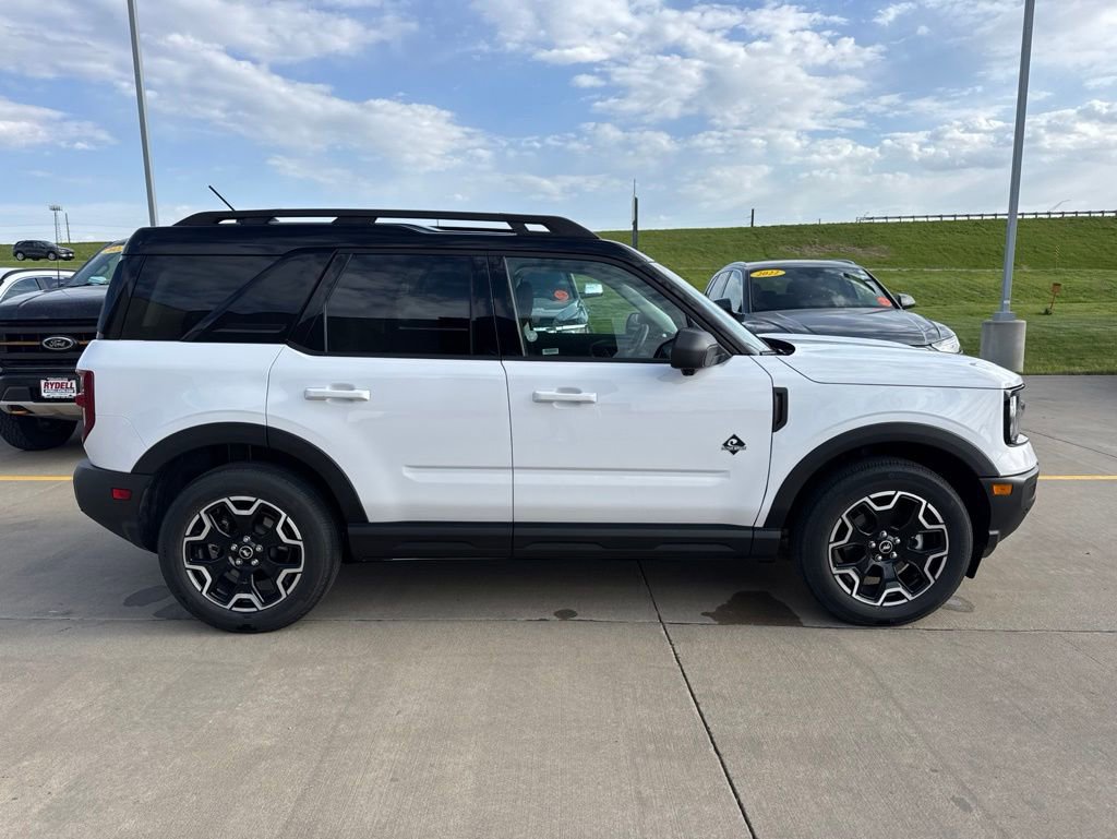 Used 2025 Ford Bronco Sport Outer Banks w/ Outer Banks Tech Package+ AWD/4WD image 3