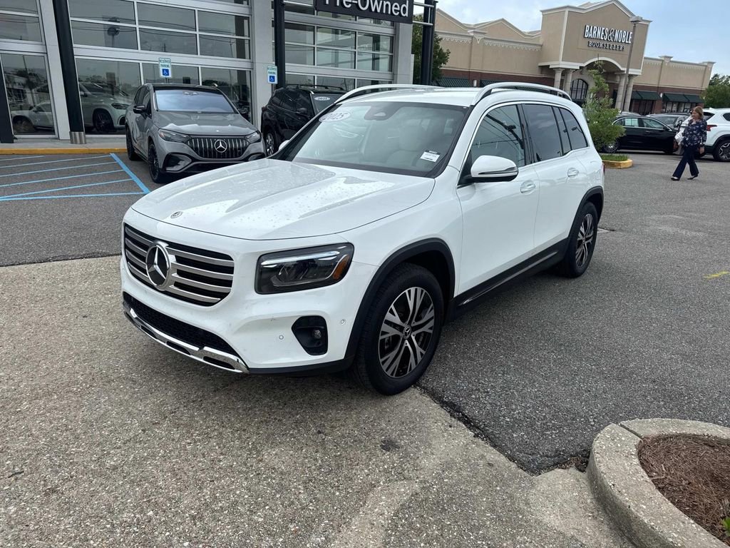 Used 2025 Mercedes-Benz GLB 250 image 3