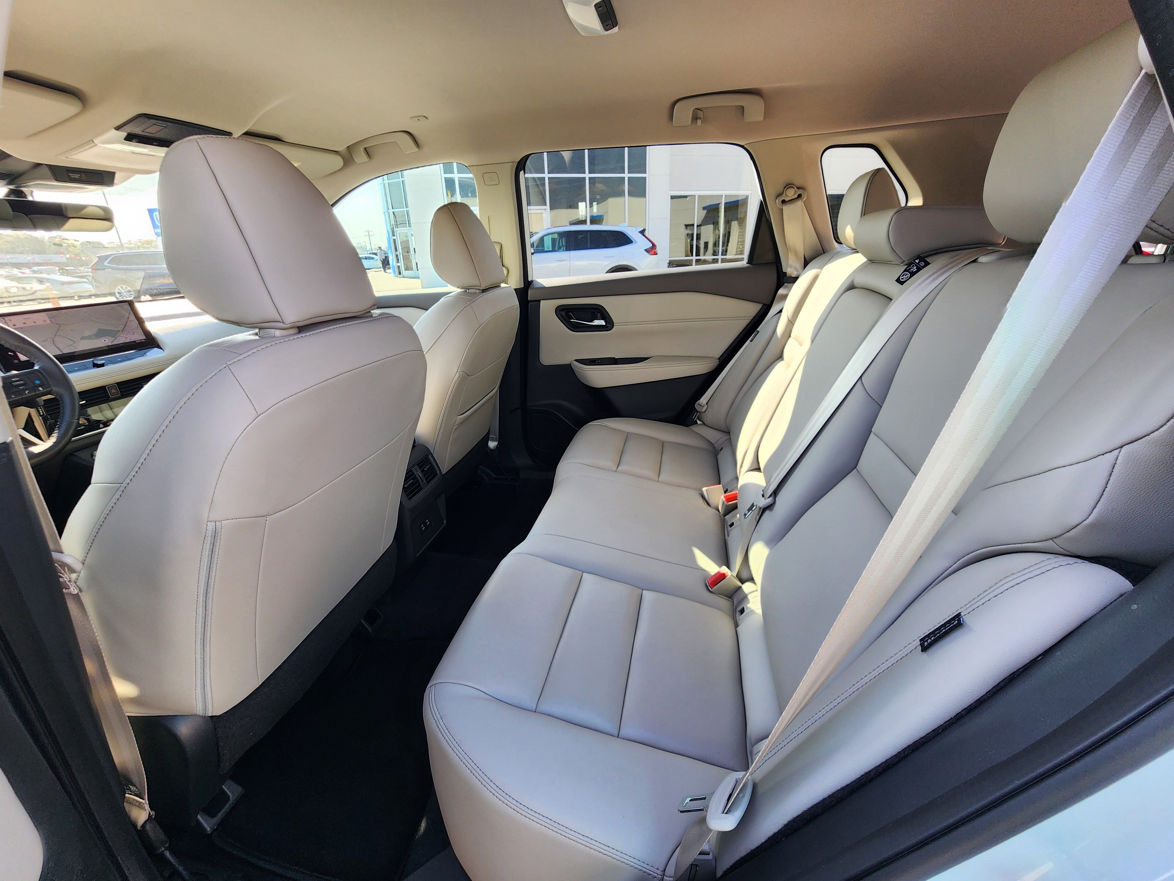 Used 2024 Nissan Rogue SL image 16