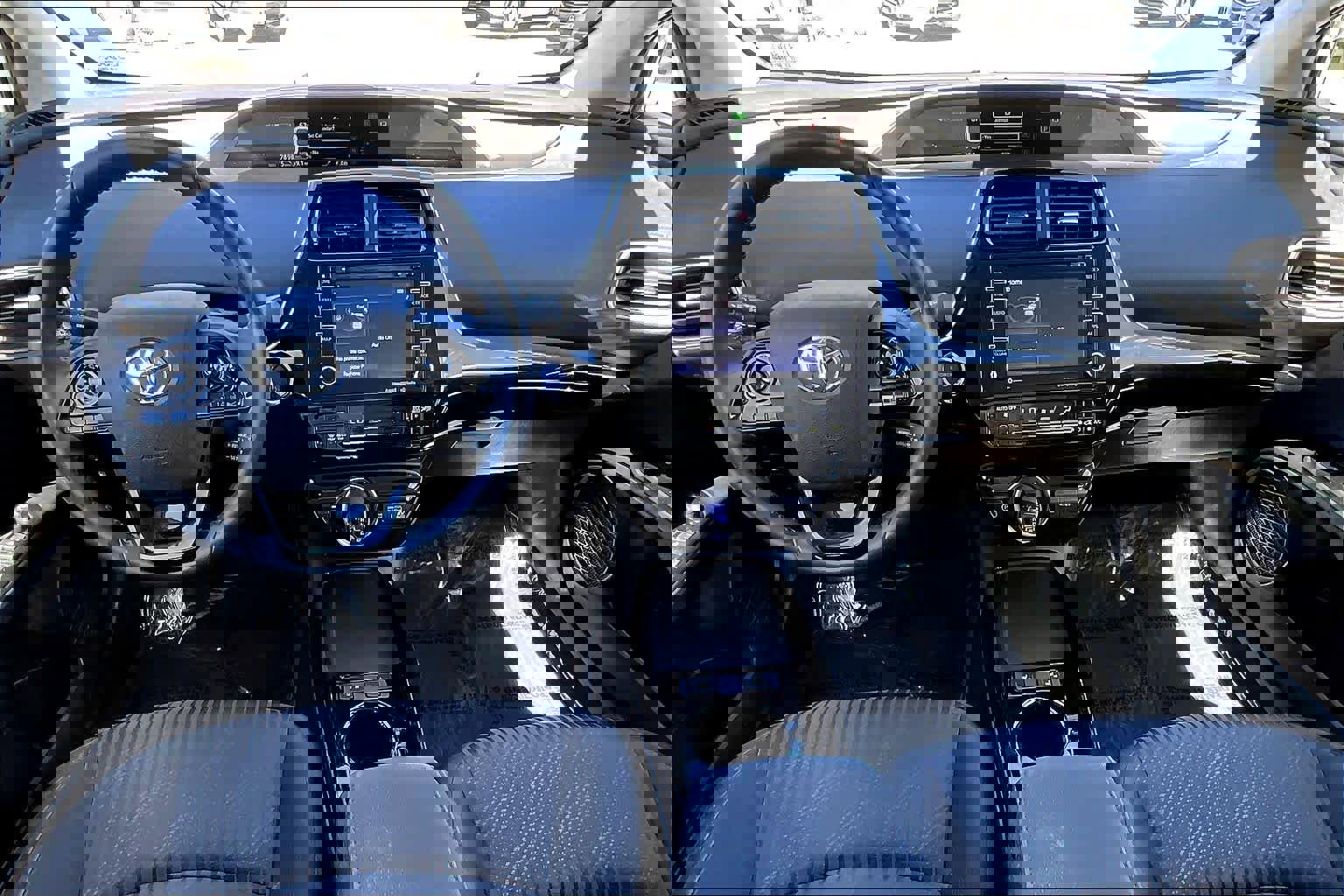 Used 2020 Toyota Prius Prime LE image 15