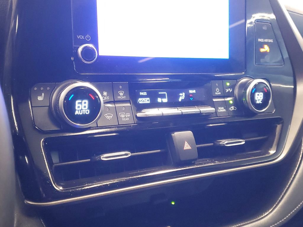 Used 2023 Toyota Highlander XLE image 30