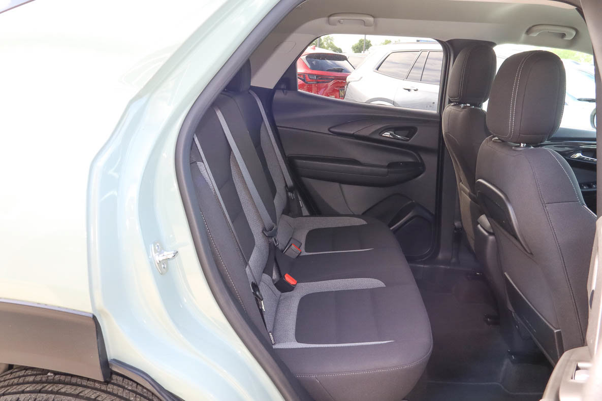 Used 2025 Chevrolet TrailBlazer LT AWD/4WD image 19