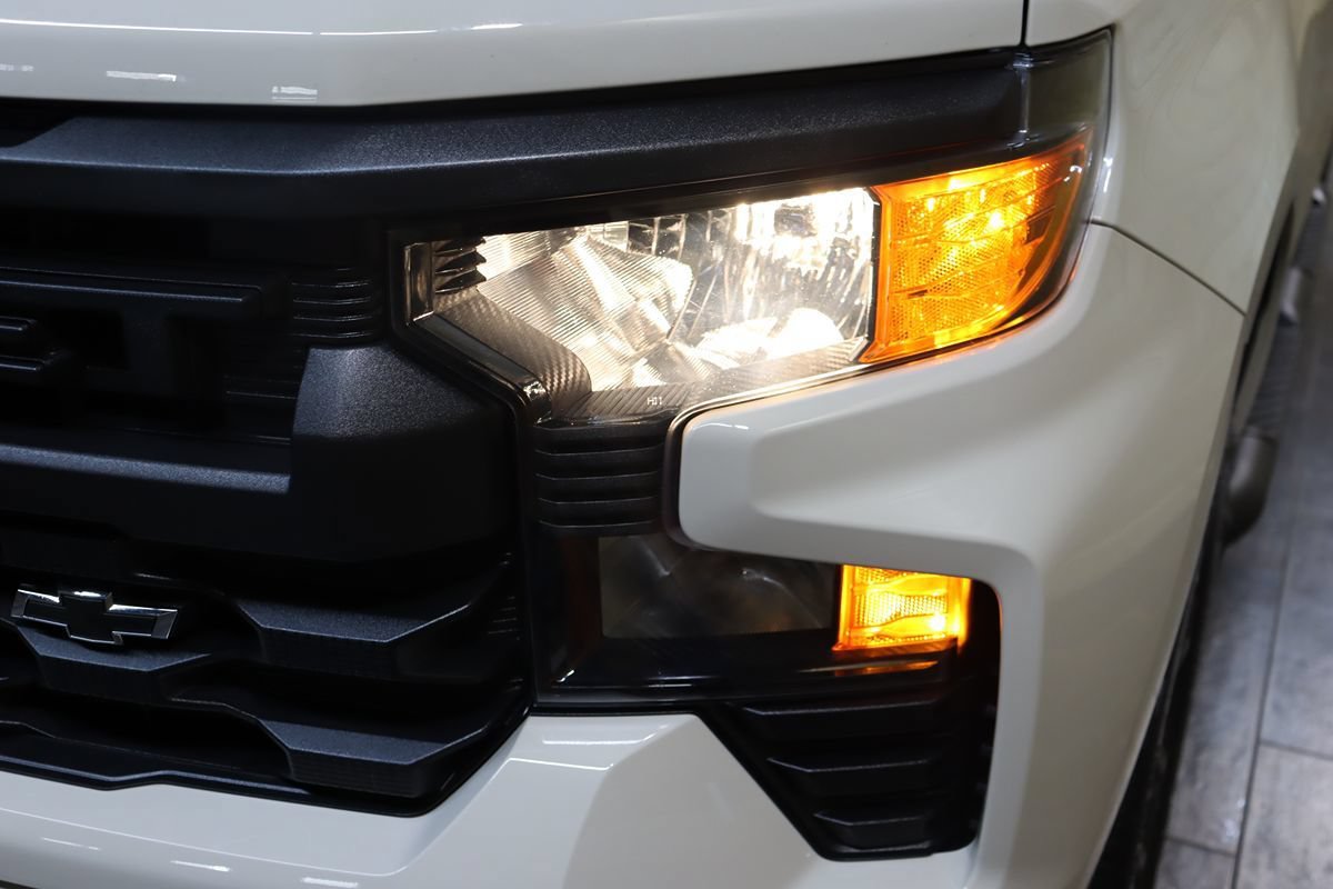 Used 2026 Chevrolet Silverado 1500 Custom w/ Turbomax Blackout Package AWD/4WD image 13