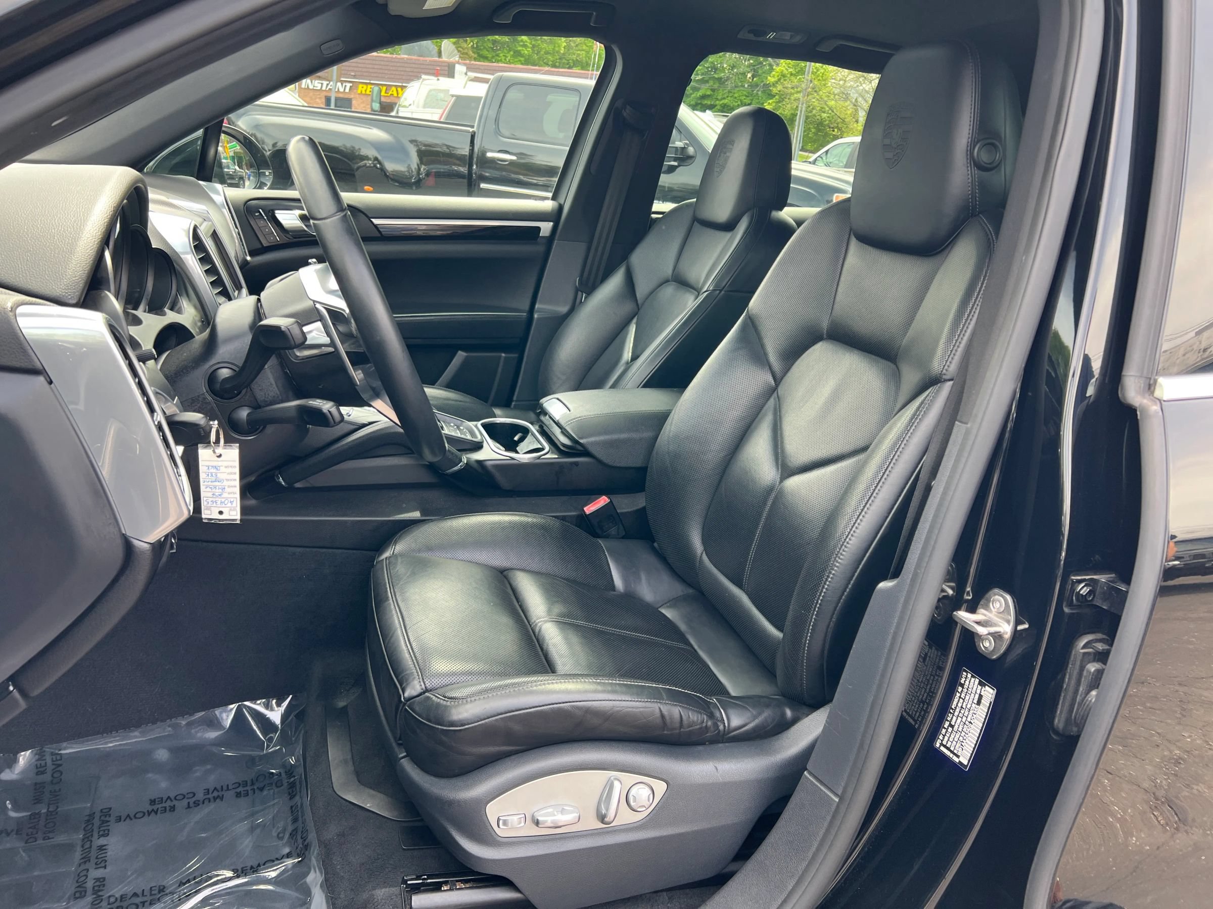 Used 2016 Porsche Cayenne AWD/4WD image 12