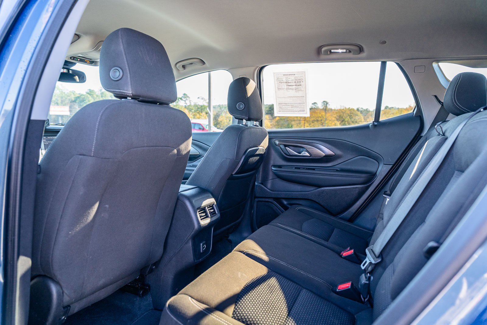 Used 2024 GMC Terrain SLE w/ Driver Convenience Package image 17