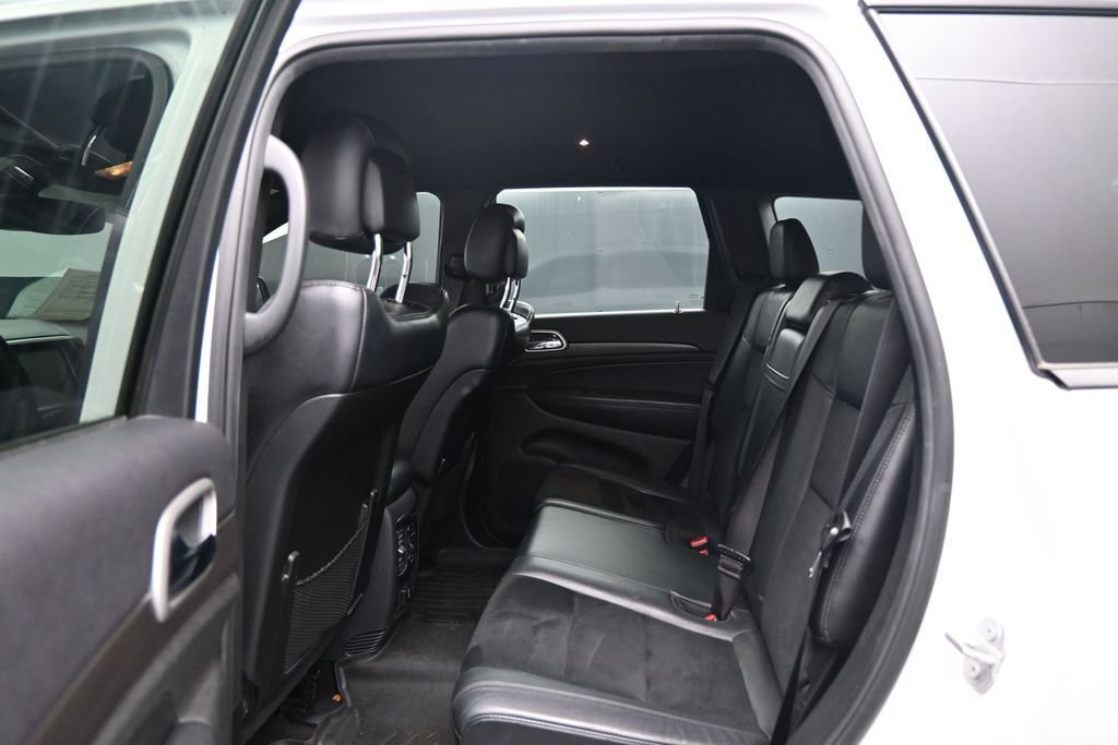 Used 2018 Jeep Grand Cherokee Altitude AWD/4WD image 23