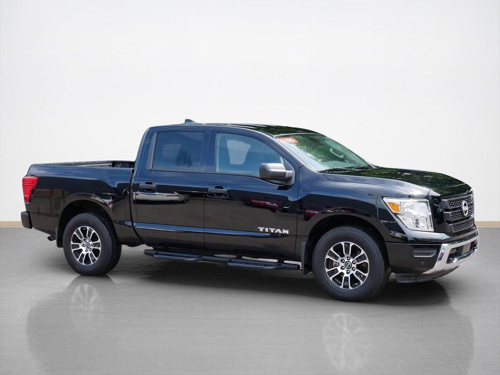 Used 2024 Nissan Titan SV w/ SV Convenience Package