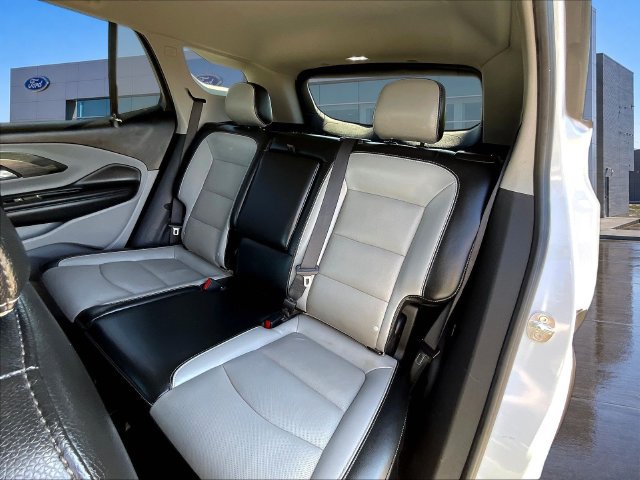 Used 2022 GMC Terrain SLT w/ LPO, Floor Liner Package AWD/4WD image 24