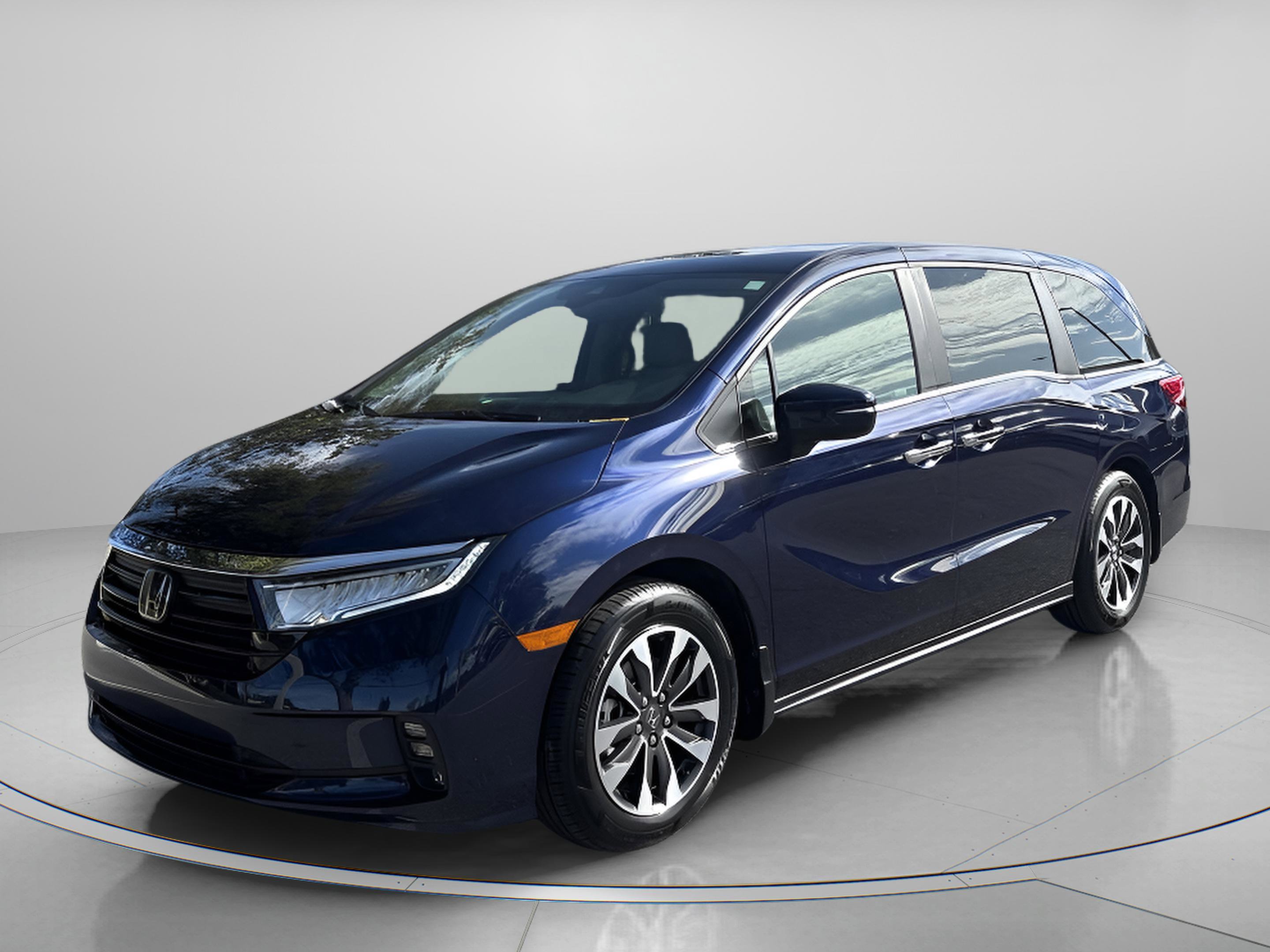 Certified 2024 Honda Odyssey EX-L image 2