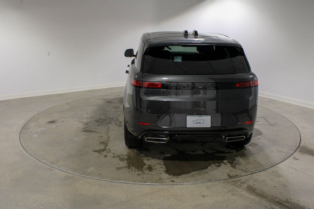 New 2026 Land Rover Range Rover Sport Dynamic SE AWD/4WD image 4