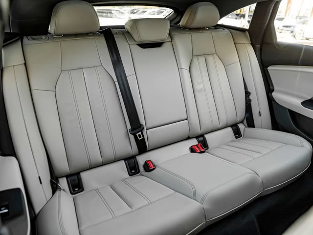 Used 2025 Audi A6 e-tron Premium Plus w/ Premium Plus RWD image 35