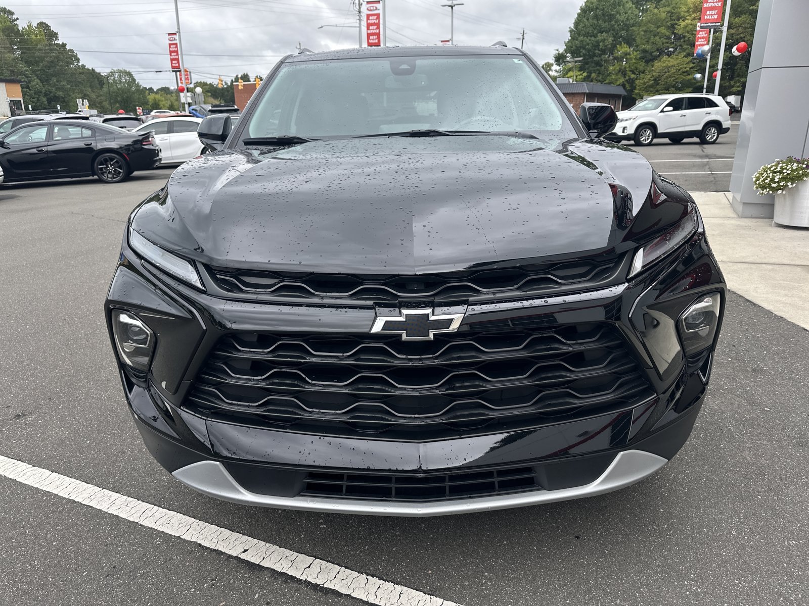 Used 2024 Chevrolet Blazer LT w/ Convenience Package FWD image 4