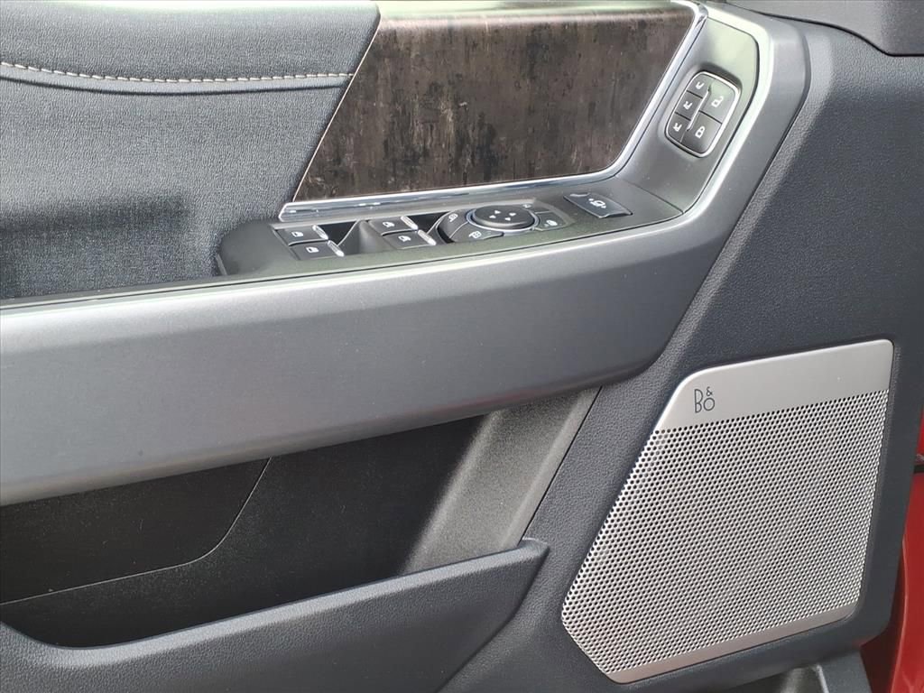 Used 2024 Ford F250 Lariat w/ Lariat Ultimate Package AWD/4WD image 4