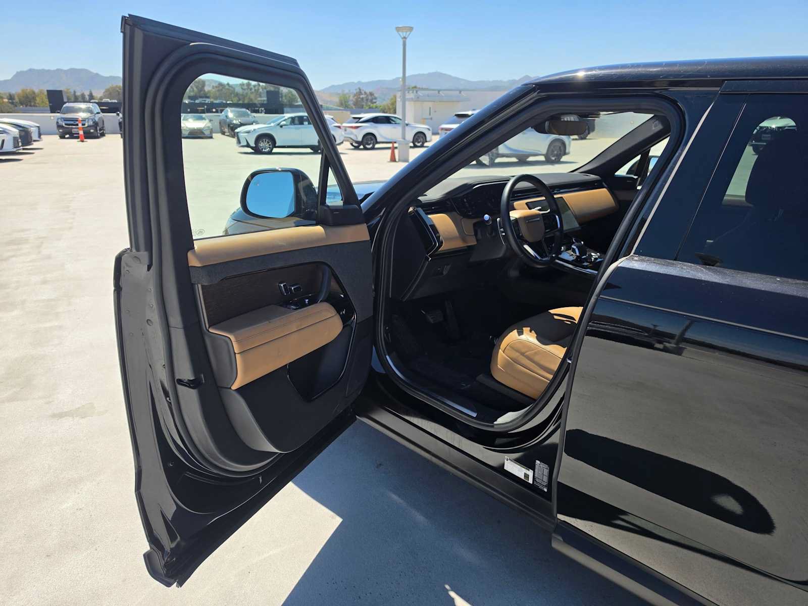 Used 2023 Land Rover Range Rover Sport SE AWD/4WD image 19