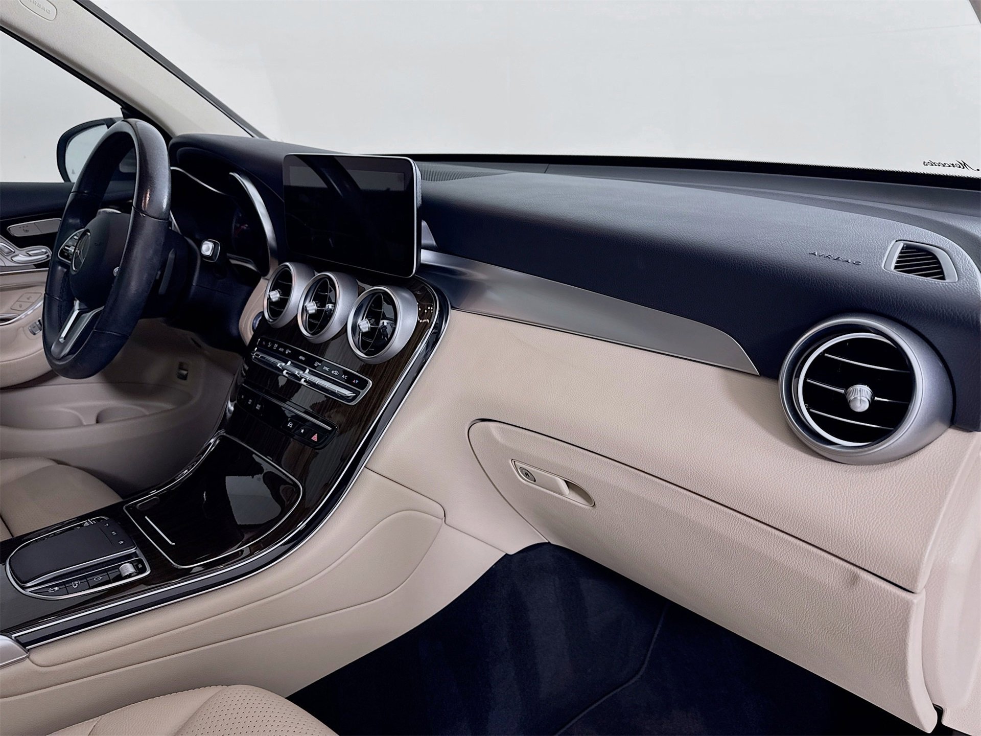 Certified 2021 Mercedes-Benz GLC 300 4MATIC image 32