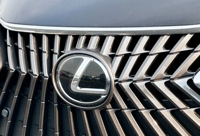Used 2023 Lexus ES 350 Luxury w/ Accessory Package (Z1) image 5