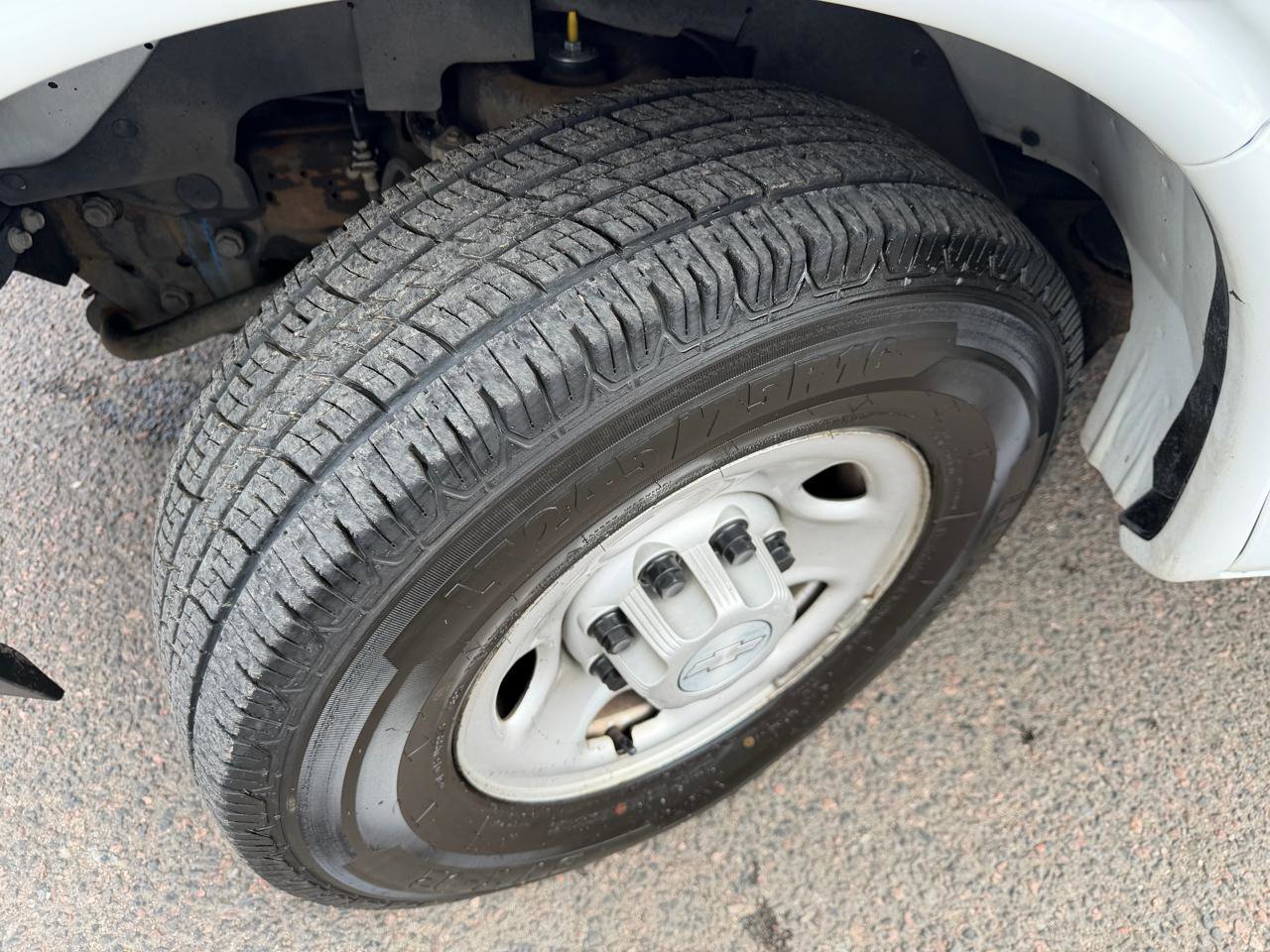 Used 2020 Chevrolet Express 2500 Extended w/ Communications Package image 33