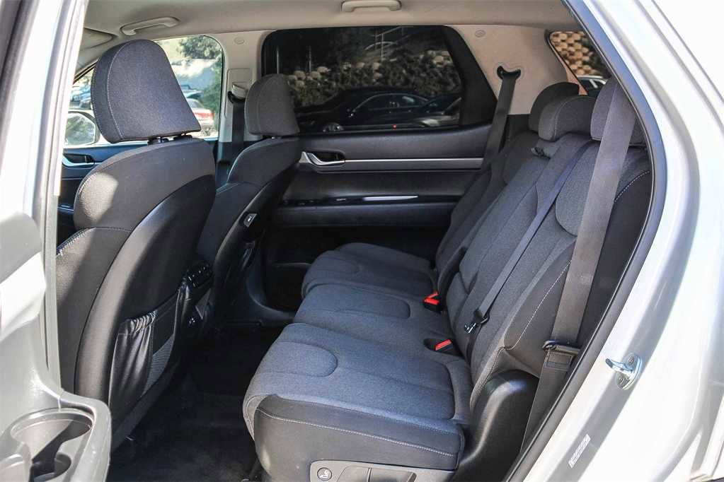 Used 2022 Hyundai Palisade SE image 16