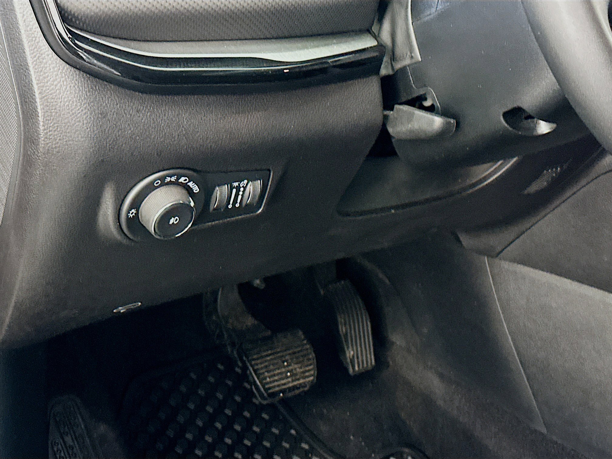 Used 2025 Jeep Compass Trailhawk AWD/4WD image 17