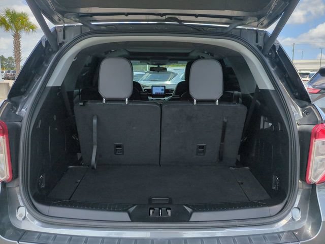 Used 2022 Ford Explorer XLT w/ Equipment Group 202A RWD image 13