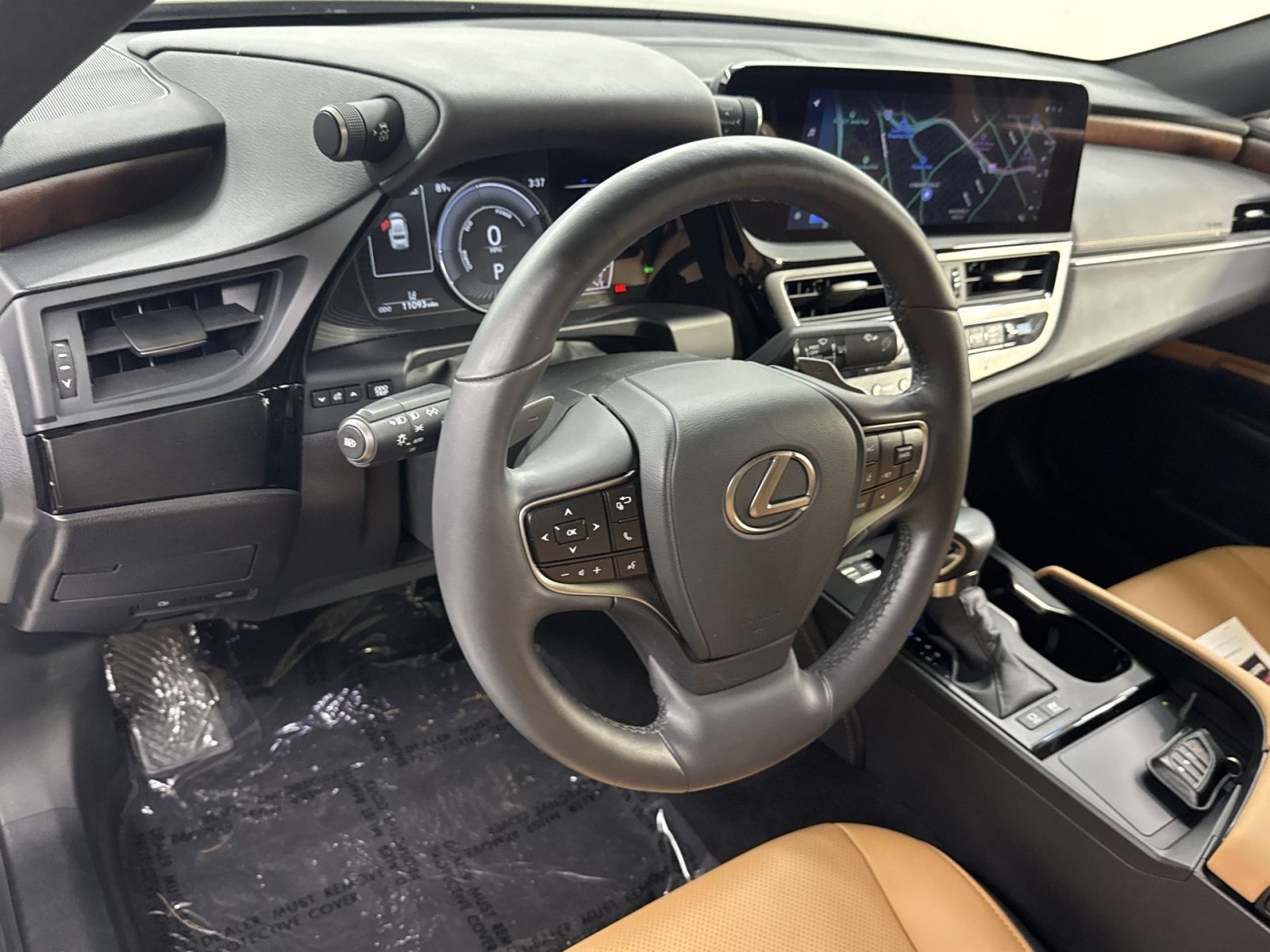 Used 2024 Lexus ES 300h w/ Premium Package FWD image 13