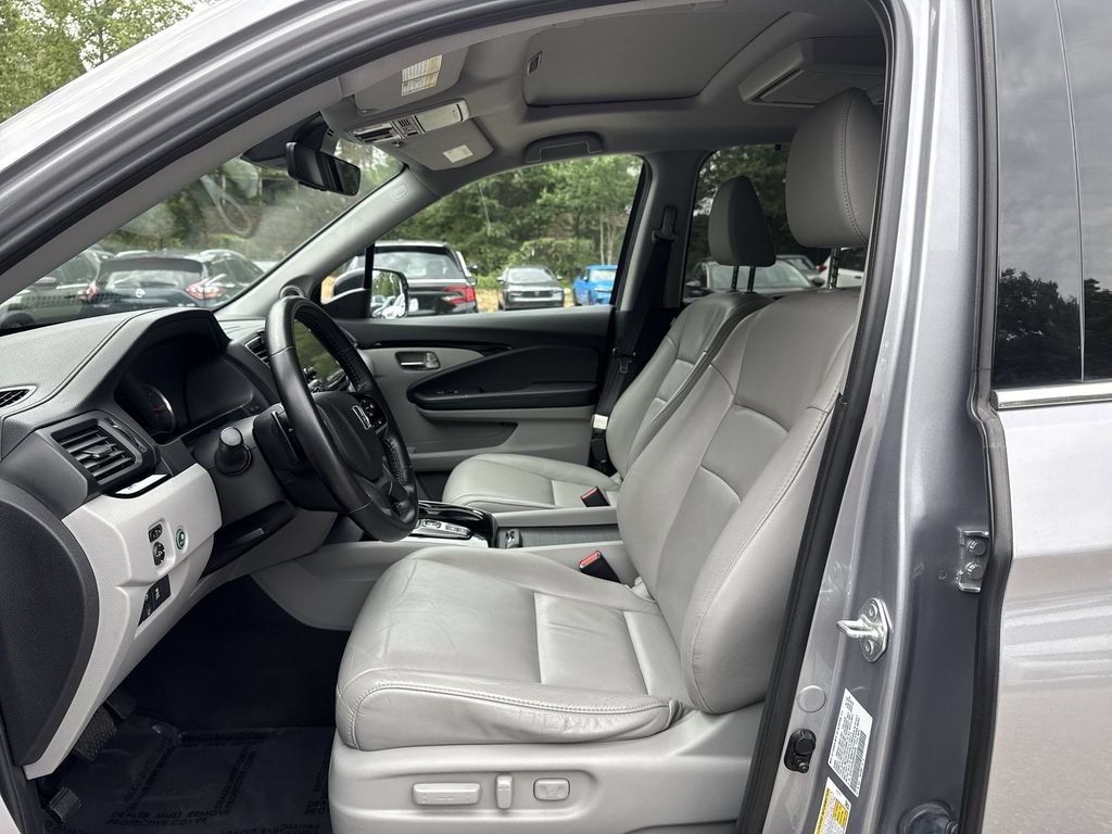 Used 2021 Honda Pilot Touring image 13