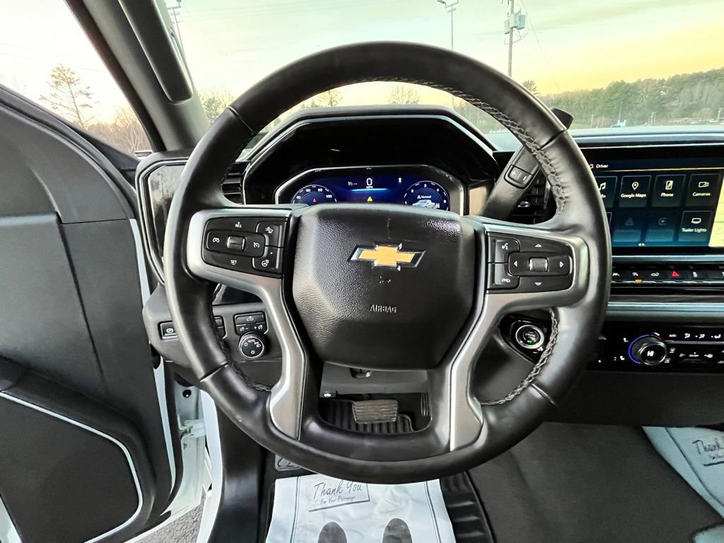 Used 2025 Chevrolet Silverado 1500 LT image 2