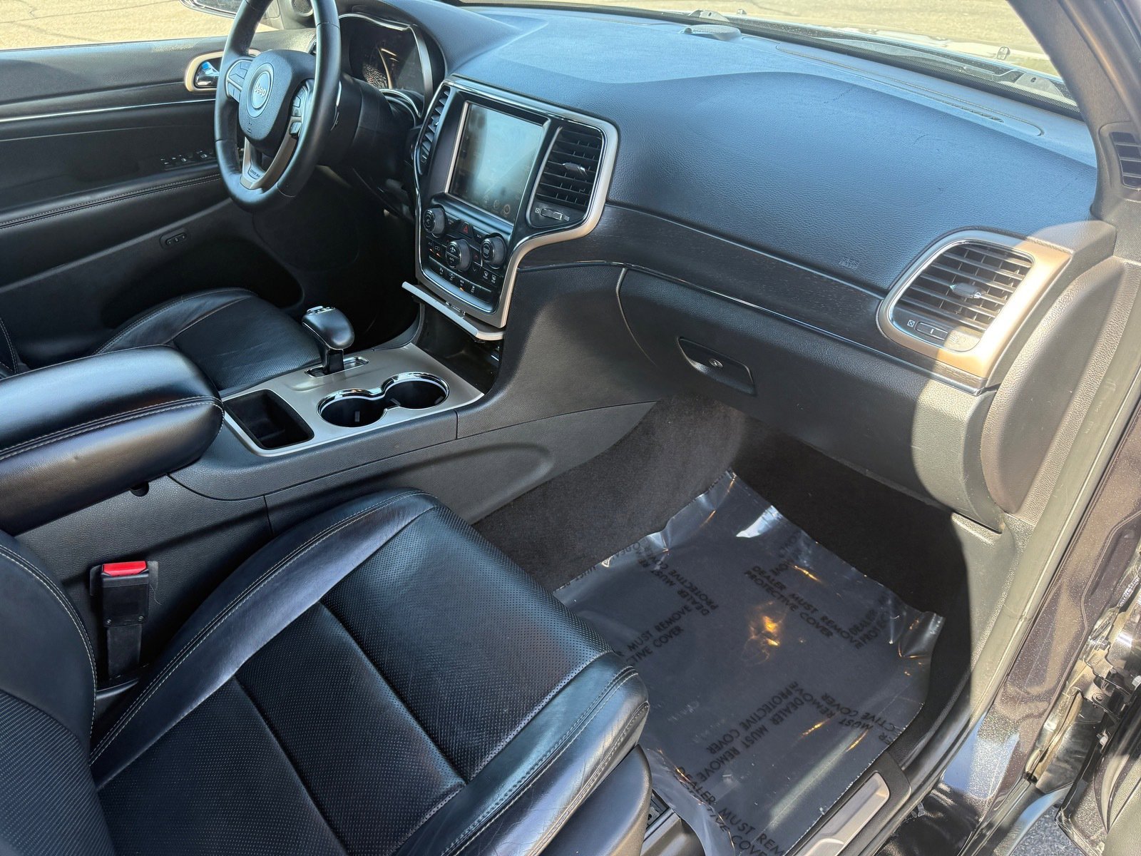 Used 2015 Jeep Grand Cherokee Limited w/ Luxury Group II image 30