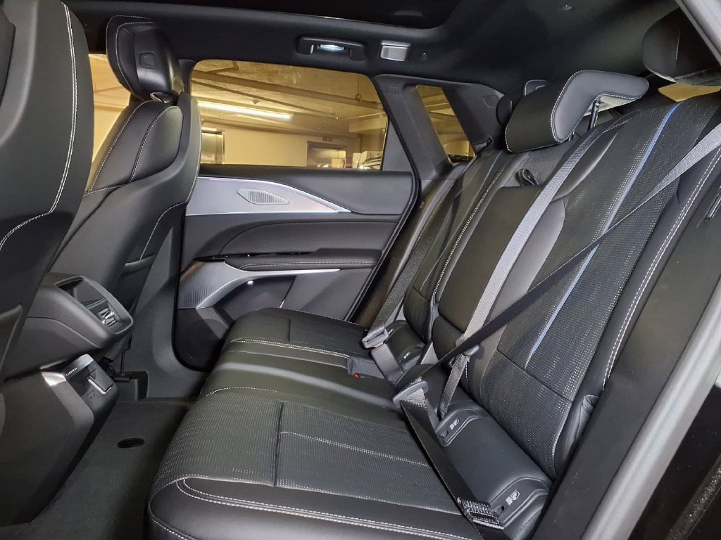 New 2027 Cadillac Lyriq Premium Luxury RWD image 12