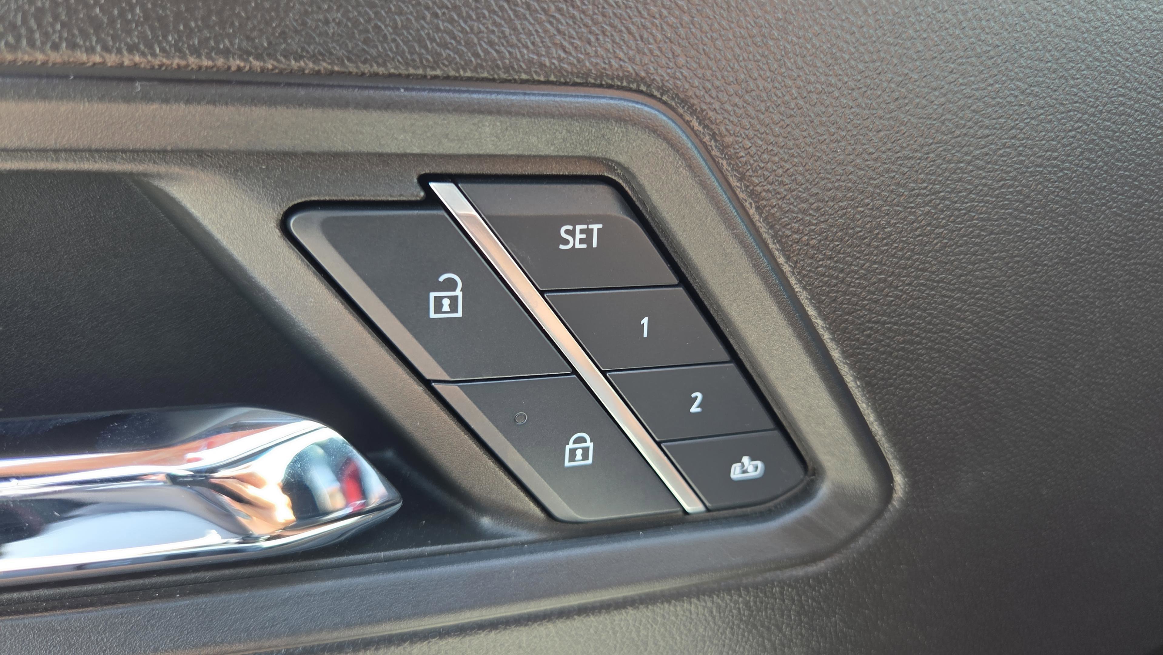 Used 2024 GMC Canyon AT4X AWD/4WD image 29