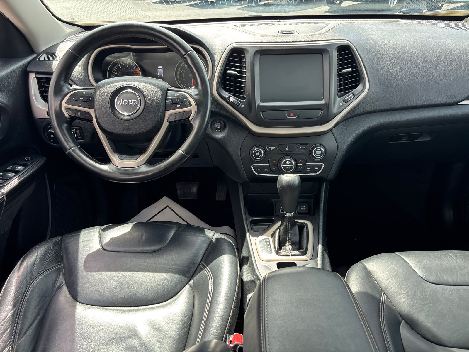Used 2016 Jeep Cherokee Limited FWD image 26