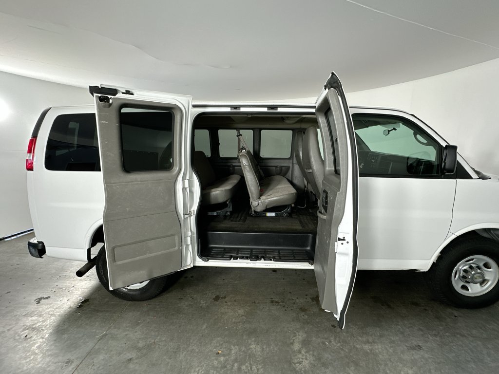 Used 2014 Chevrolet Express 2500 LT w/ LT Preferred Equipment Group RWD image 23