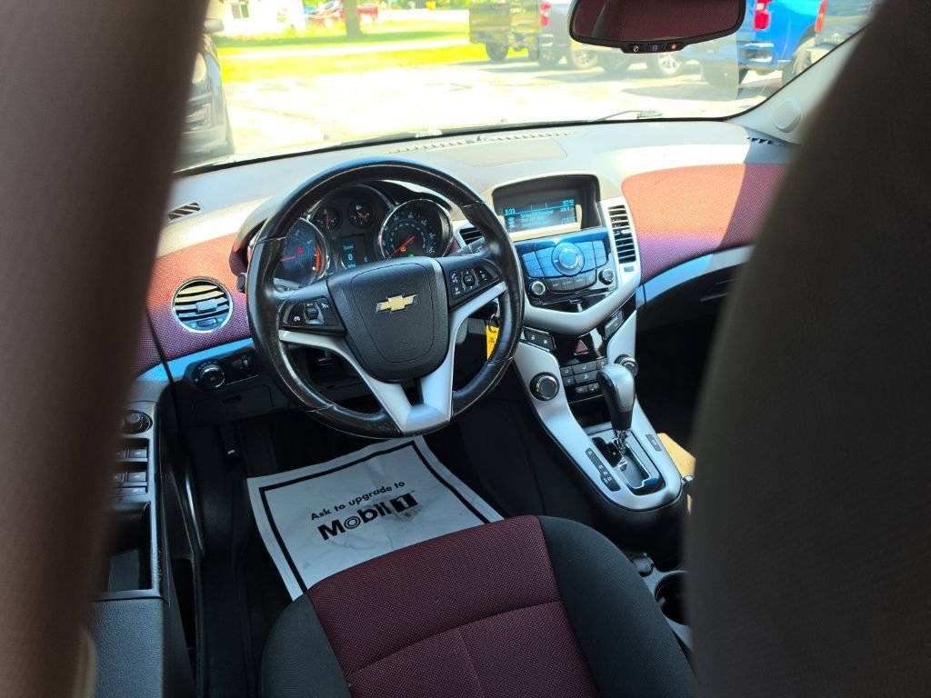 Used 2011 Chevrolet Cruze LT w/ RS Package FWD image 7