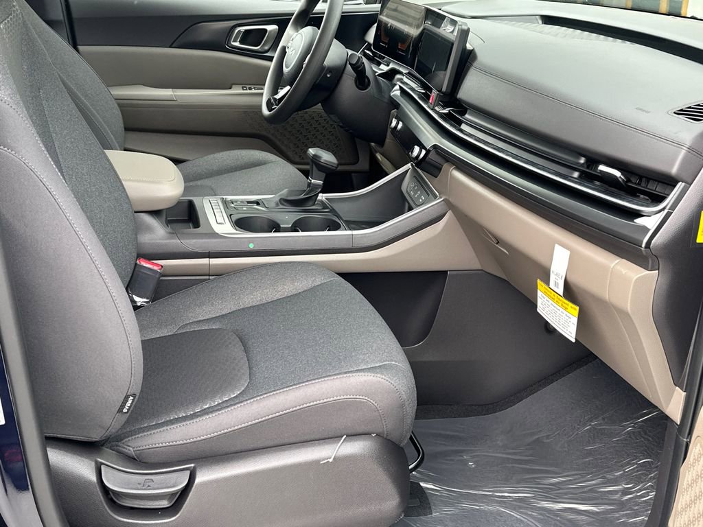 New 2026 Kia Carnival LX FWD image 11