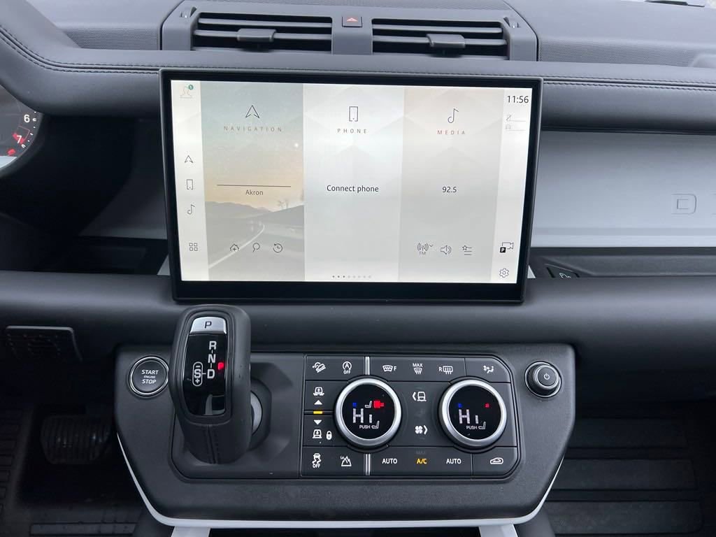 New 2025 Land Rover Defender 110 S image 22