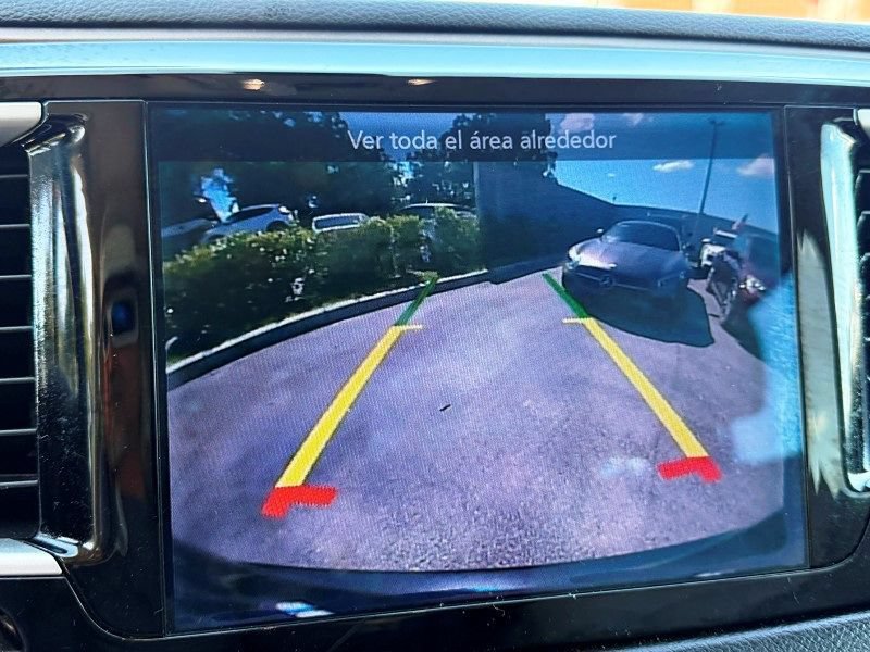 Used 2017 Chrysler Pacifica Touring-L FWD image 25