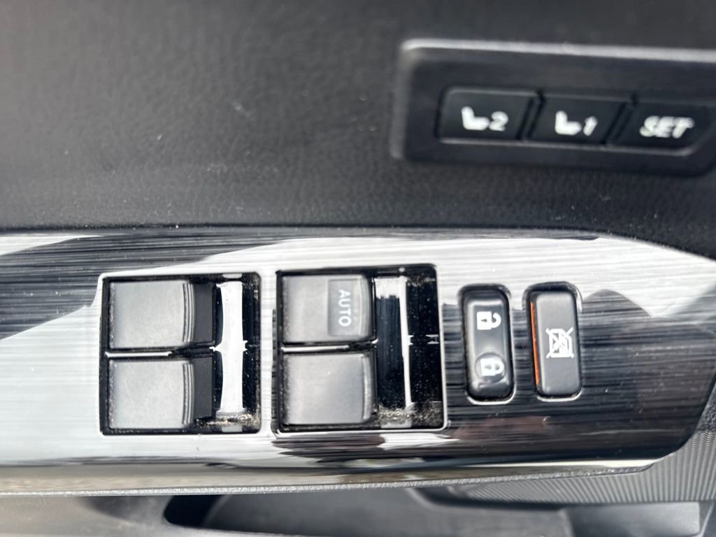 Used 2018 Toyota RAV4 Limited image 14