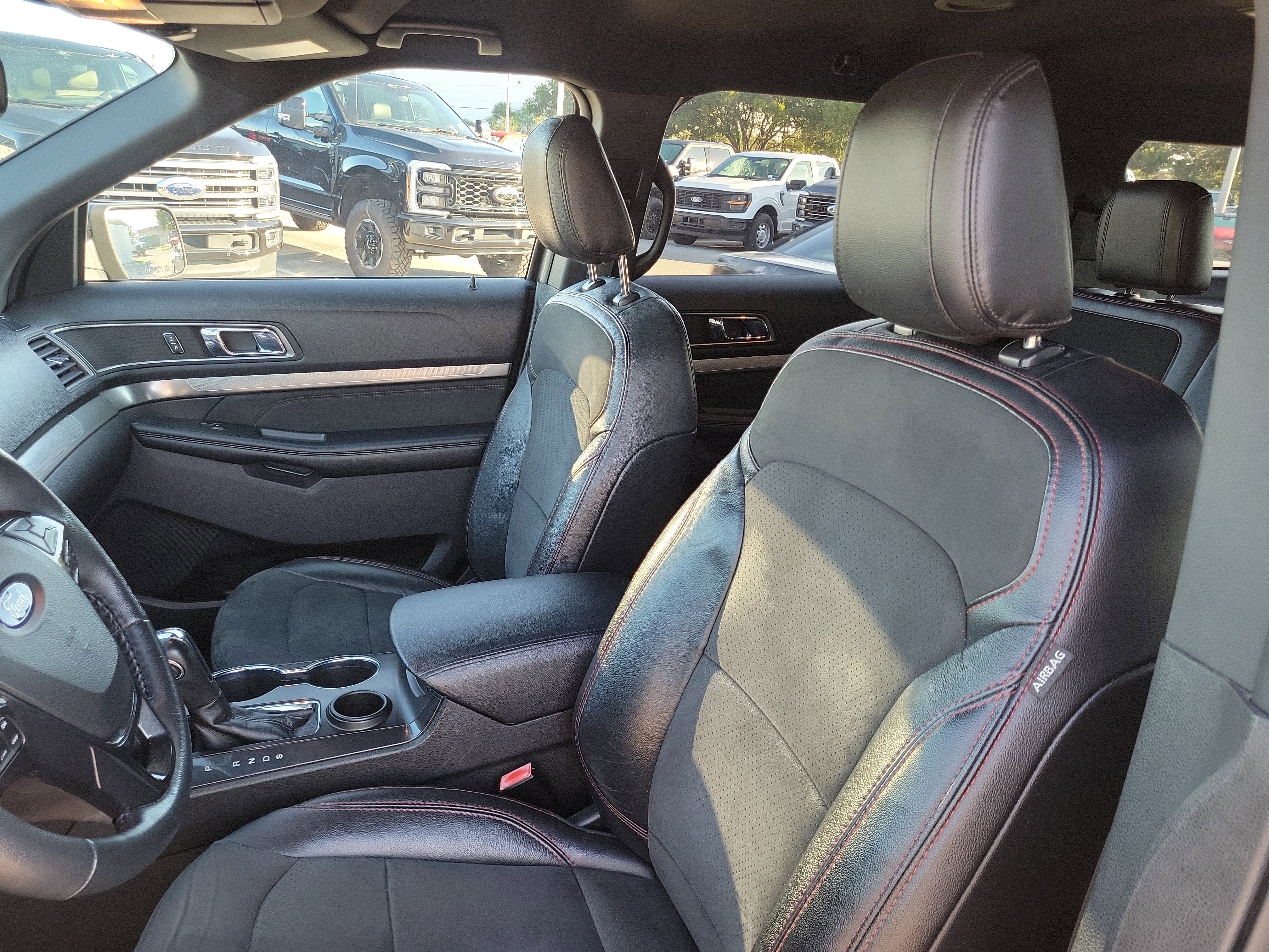 Used 2019 Ford Explorer XLT w/ Equipment Group 202A image 12