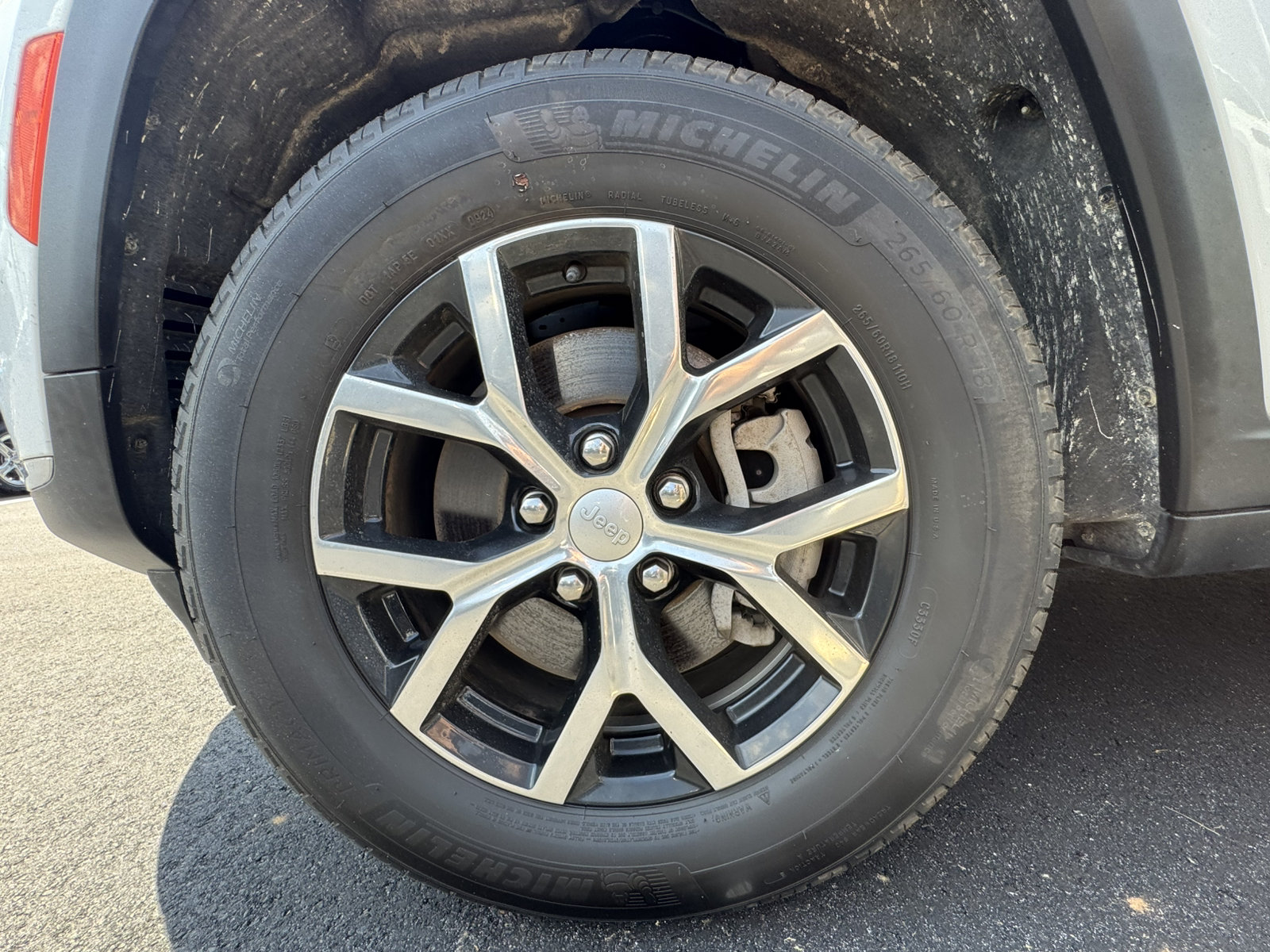 Used 2024 Jeep Grand Cherokee L Limited RWD image 13