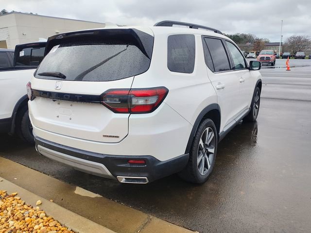 Used 2023 Honda Pilot Touring image 5