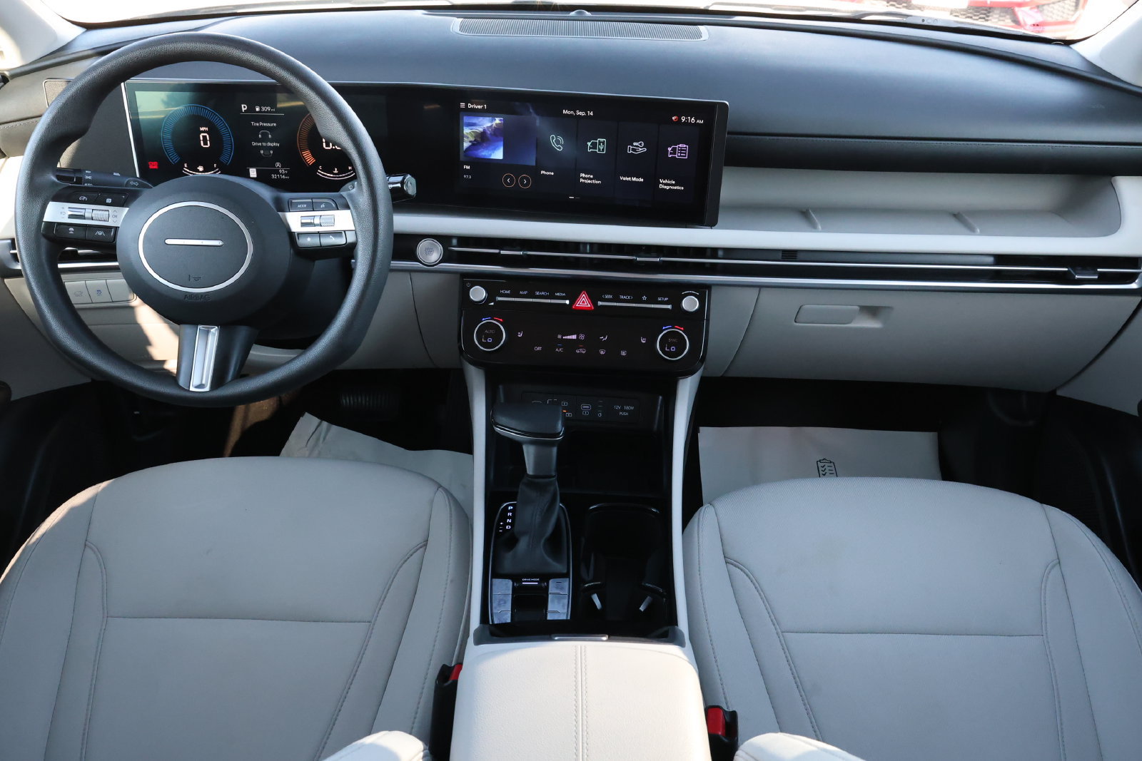 Used 2025 Hyundai Tucson SEL FWD image 2