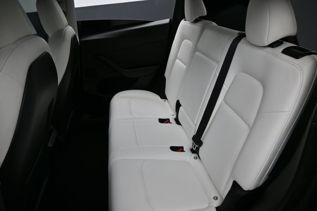 Used 2022 Tesla Model Y Performance AWD/4WD image 24