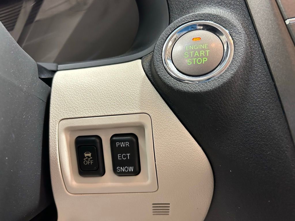 Used 2010 Lexus IS 250C RWD image 17