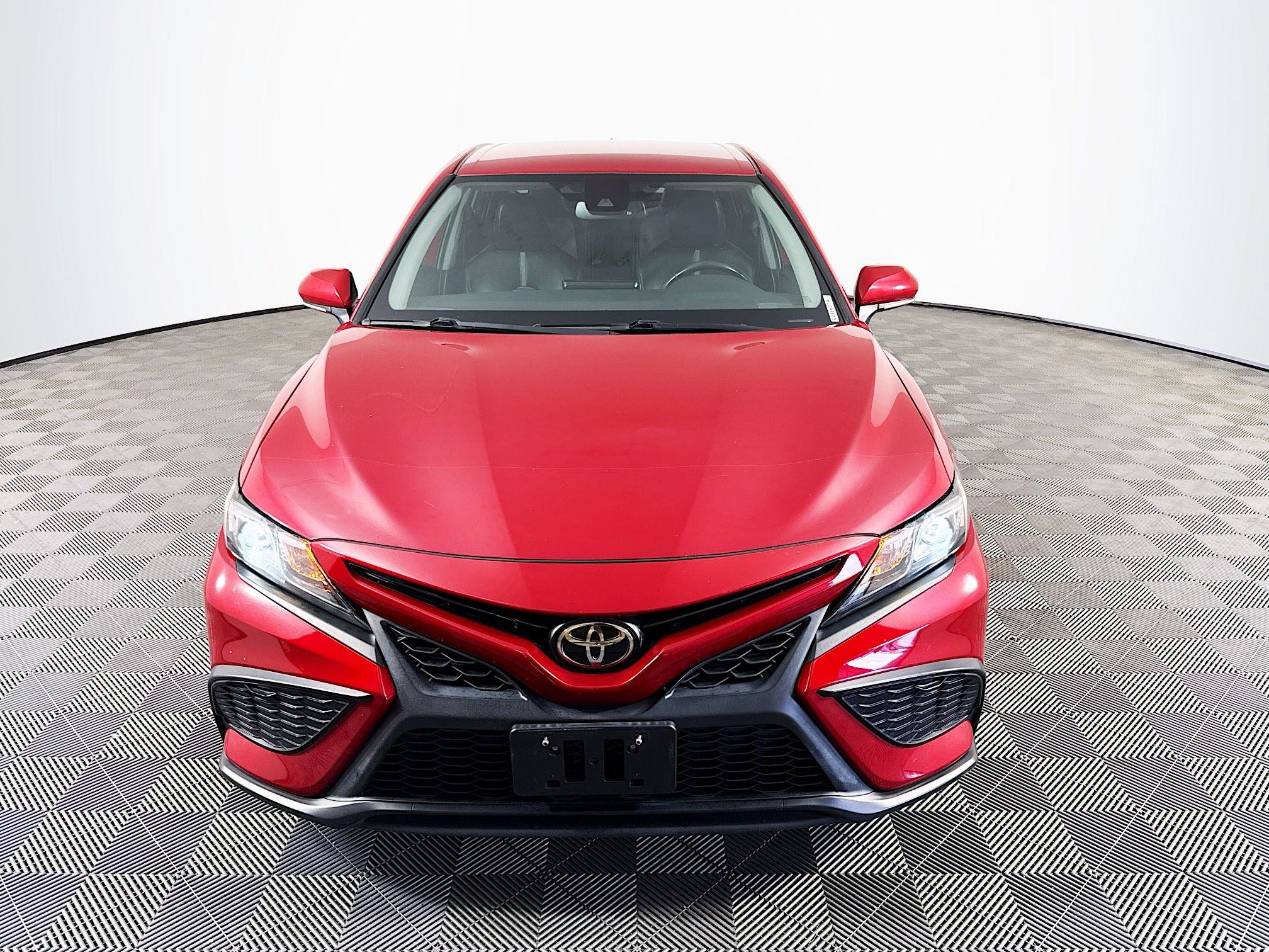 Used 2021 Toyota Camry SE w/ Convenience Package FWD video 2