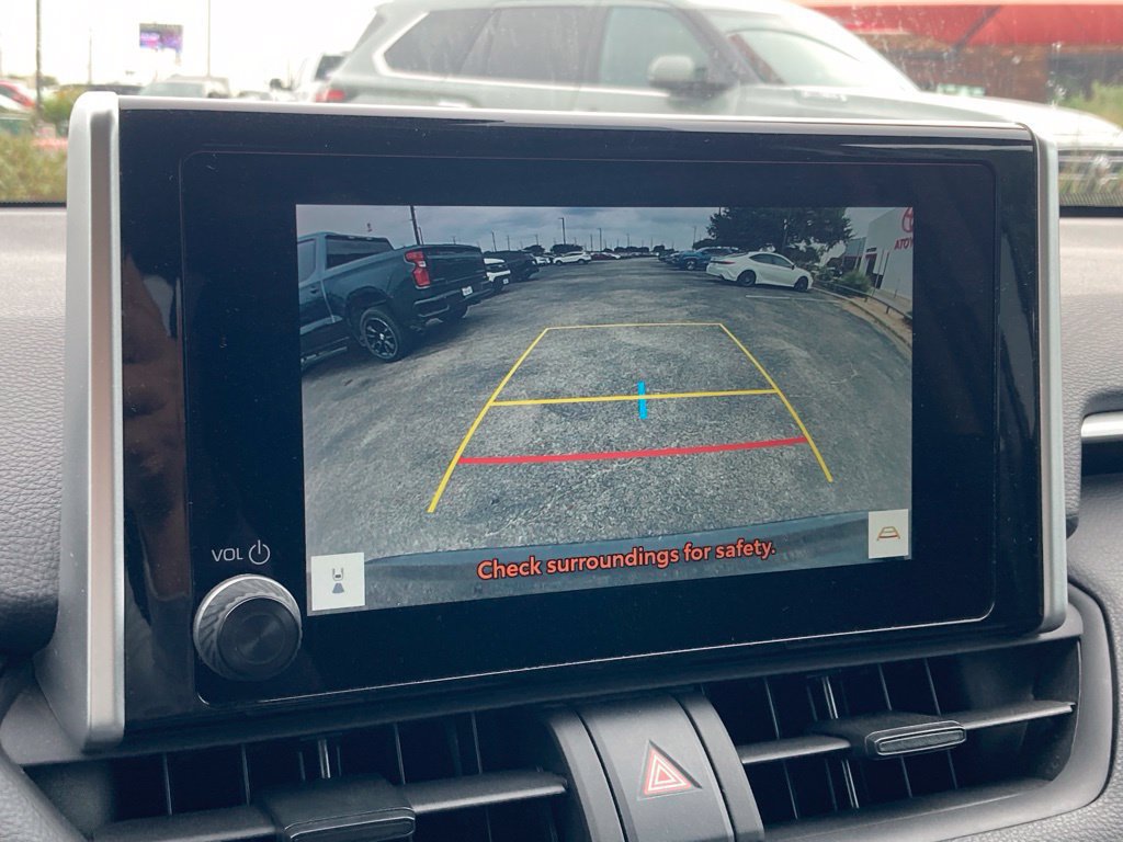 Used 2025 Toyota RAV4 XLE FWD image 23