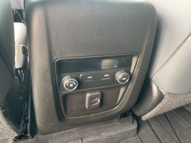 Used 2023 Buick Enclave Essence w/ Sport Touring Edition image 19